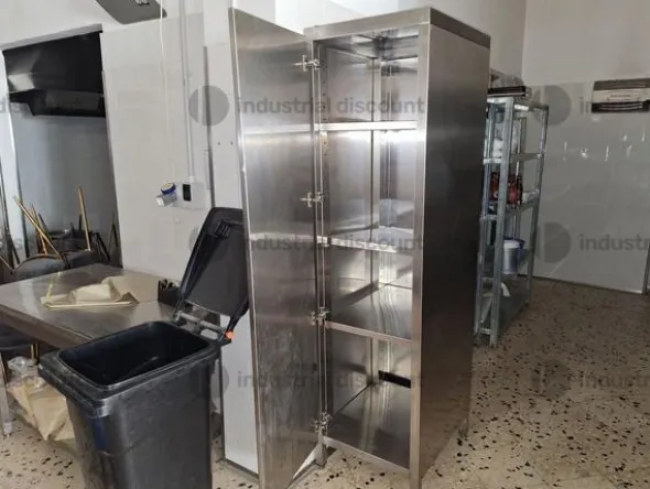 3#8808 Arredi ed attrezzature da laboratorio di pasticceria e prodotti da bar