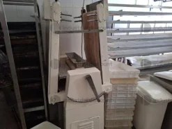 3#8808 Arredi ed attrezzature da laboratorio di pasticceria e prodotti da bar