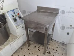 3#8808 Arredi ed attrezzature da laboratorio di pasticceria e prodotti da bar