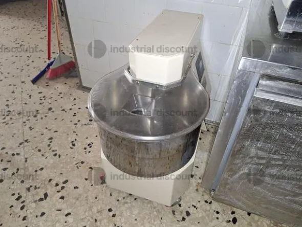 3#8808 Arredi ed attrezzature da laboratorio di pasticceria e prodotti da bar