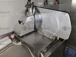 3#8808 Arredi ed attrezzature da laboratorio di pasticceria e prodotti da bar
