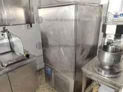 3#8808 Arredi ed attrezzature da laboratorio di pasticceria e prodotti da bar
