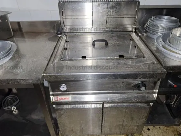 3#8808 Arredi ed attrezzature da laboratorio di pasticceria e prodotti da bar