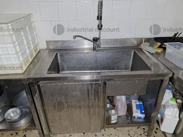 3#8808 Arredi ed attrezzature da laboratorio di pasticceria e prodotti da bar