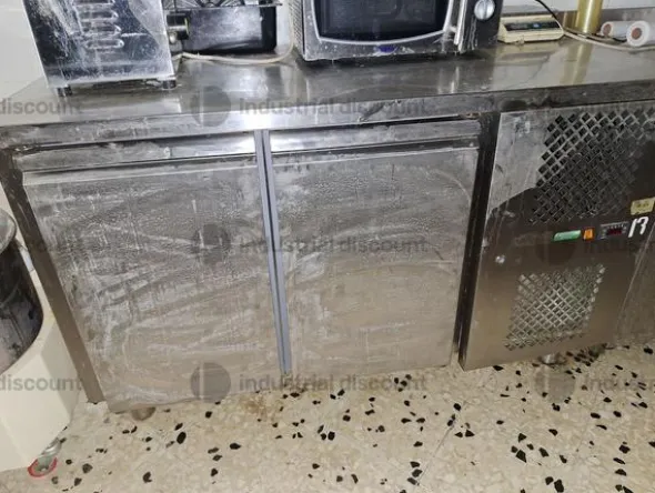 3#8808 Arredi ed attrezzature da laboratorio di pasticceria e prodotti da bar