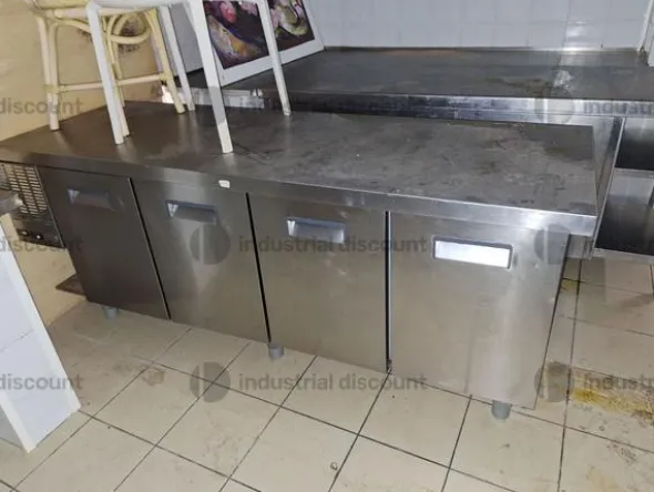 3#10023 Arredi ed attrezzature da ristorante