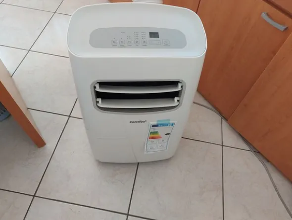 6#7857 Arredi ed attrezzature informatiche