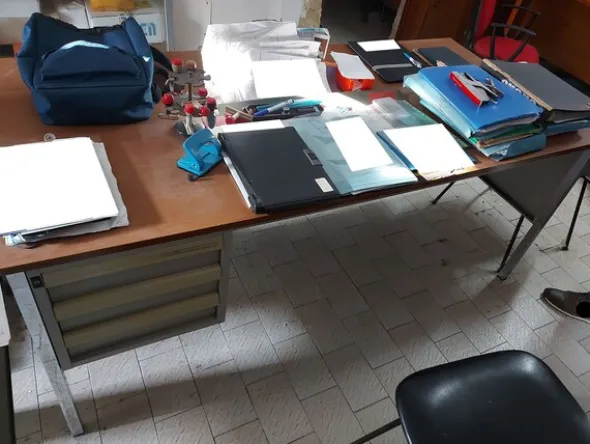 2#8425 Arredi ed attrezzature informatiche varie