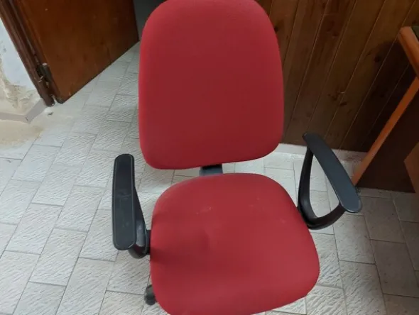 2#8425 Arredi ed attrezzature informatiche varie