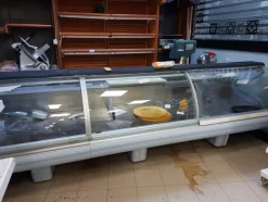 1#7767 Arredi ed attrezzature per il commercio di generi alimentari
