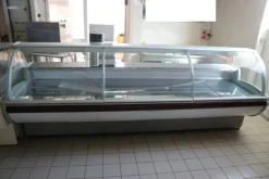 1#7252 Arredi ed attrezzature per supermercato