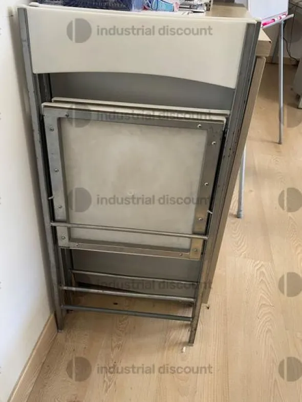 31#9763 Arredi ed attrezzature per ufficio
