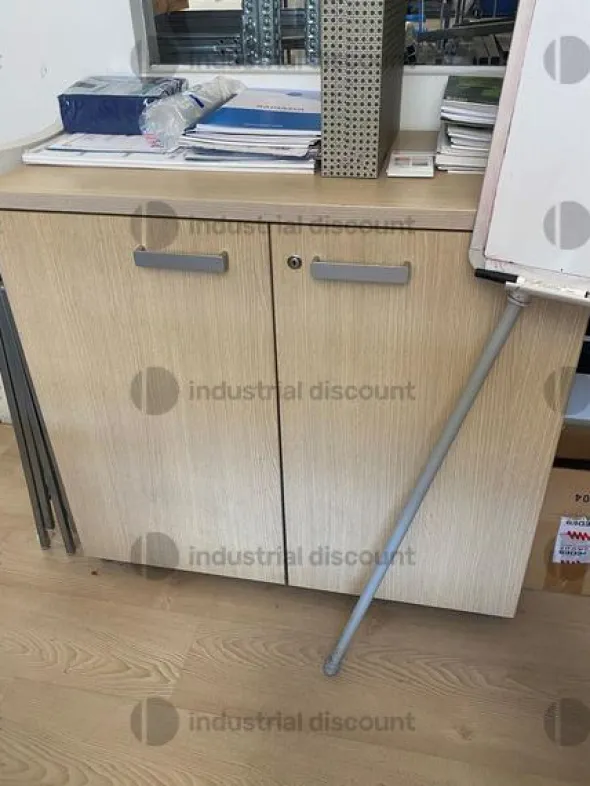 31#9763 Arredi ed attrezzature per ufficio