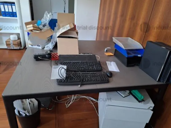 1#9493 Arredi ed attrezzature ufficio