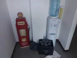 1#8503 Arredi ed attrezzature varie per attivita' commerciale