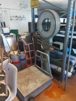 1#8503 Arredi ed attrezzature varie per attivita' commerciale