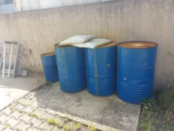 1#8503 Arredi ed attrezzature varie per attivita' commerciale