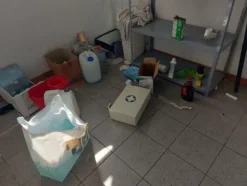 1#8503 Arredi ed attrezzature varie per attivita' commerciale