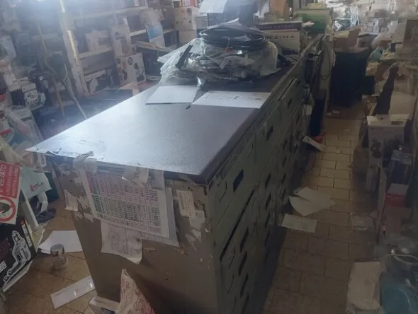 2#7907 Arredi per negozio ed elettrodomestici