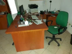 2#8012 Arredi per ufficio e attrezzature informatiche