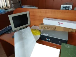 2#8012 Arredi per ufficio e attrezzature informatiche