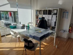 1#8119 Arredi per ufficio e negozio