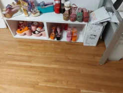 1#8119 Arredi per ufficio e negozio