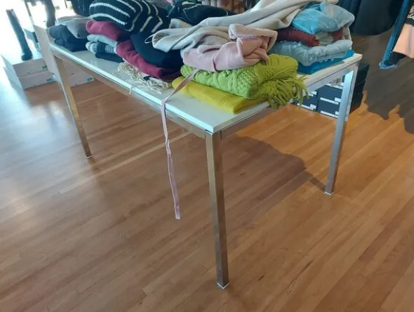 1#8119 Arredi per ufficio e negozio
