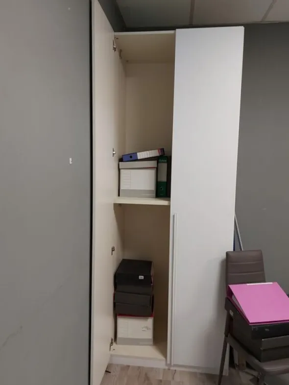10#8011 Arredi per ufficio e spogliatoi