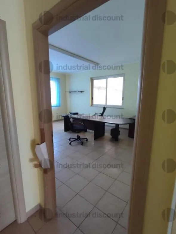 3#10039 Arredi ufficio