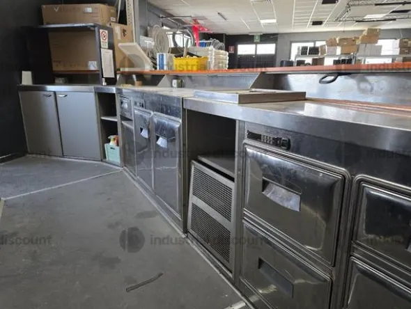 3#9063 Arredo bar e lavello in acciaio inox