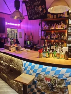 Arredo completo birreria/bar