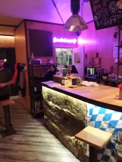 Arredo completo birreria/bar