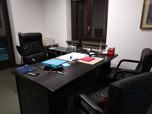ARREDO COMPLETO UFFICIO DIREZIONALE