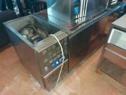 4#8503 Arredo da bar