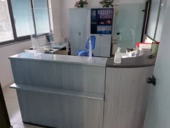18#8076 Arredo da ufficio ed attrezzature elettroniche
