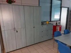 18#8076 Arredo da ufficio ed attrezzature elettroniche