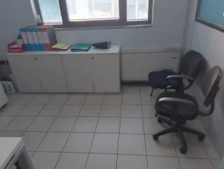 18#8076 Arredo da ufficio ed attrezzature elettroniche