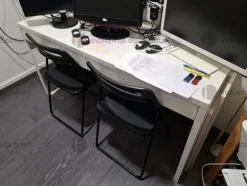 4#8857 Arredo e attrezzatura da ufficio