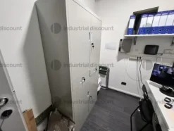 4#8857 Arredo e attrezzatura da ufficio