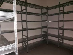 13#7897 Arredo e attrezzature negozio calzature