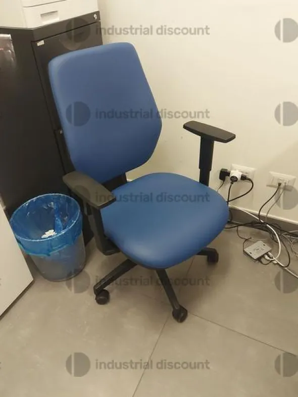 1#9148 Arredo ed attrezzature elettroniche