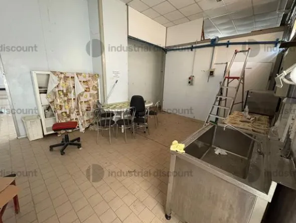 45#9470 Arredo negozio per distribuzione di prodotti ortofrutticoli