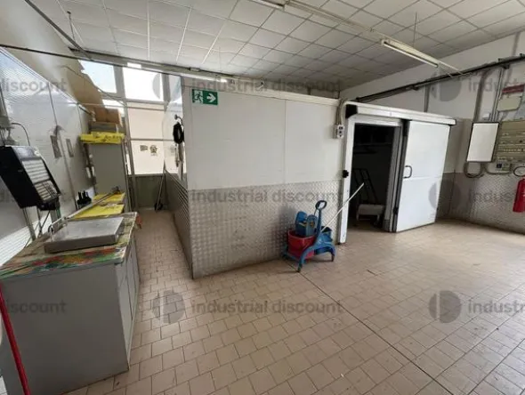 45#9470 Arredo negozio per distribuzione di prodotti ortofrutticoli