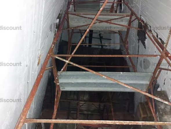 1#9321 Arredo ufficio e attrezzatura edilizia
