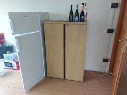 68#8429 Arredo ufficio e macchine elettroniche
