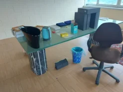 68#8429 Arredo ufficio e macchine elettroniche