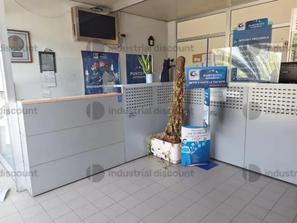3#9630 Arredo uffici per officina e accettazione officina