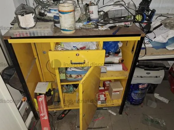 3#9630 Arredo uffici per officina e accettazione officina
