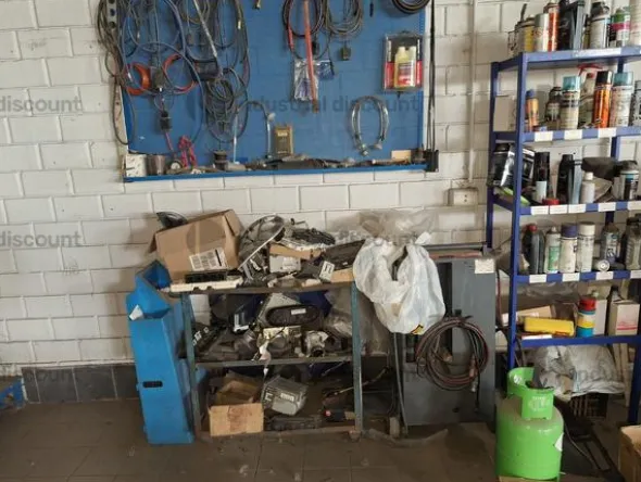 3#9630 Arredo uffici per officina e accettazione officina